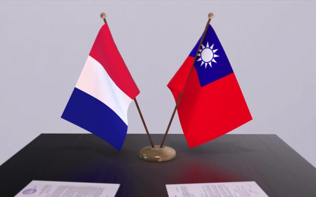 Levée des drapeaux français et taïwanais (Taïwan 5)